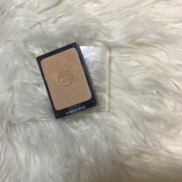 Chanel foundation 52 Beige Rosé - Picture 1 of 3